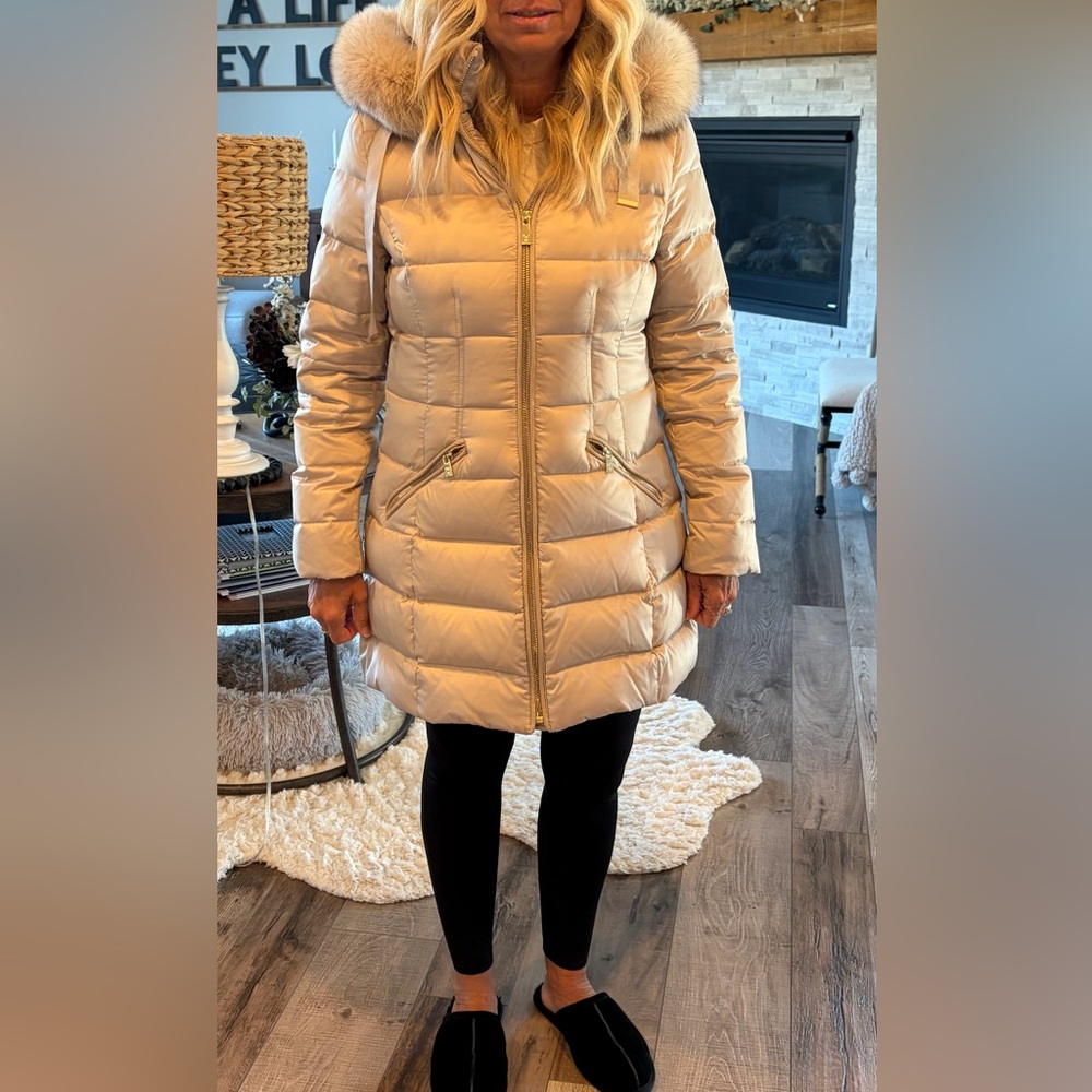 Puffer Coat - Picture 7 of 7